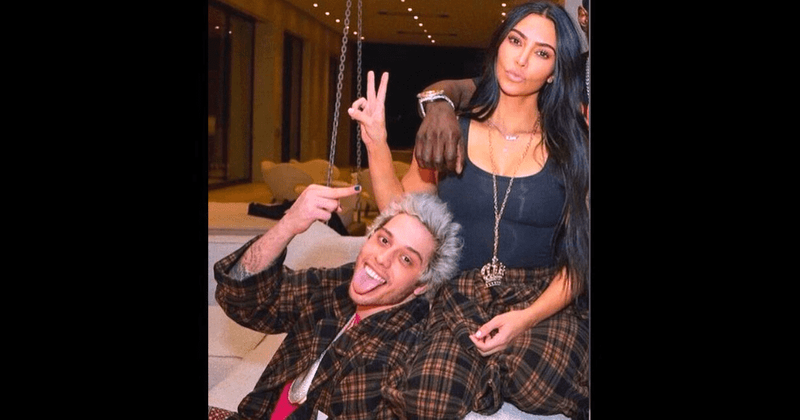 
                            
                            
                            
                            Los gemelos Pete Davidson y Kim Kardashian en SKIMS, el Internet golpea 
