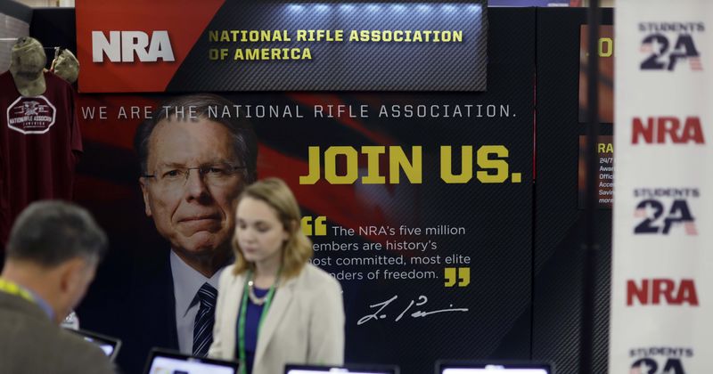 
                            
                            
                            
                            La NRA criticó los tuits extremadamente insensibles tras el tiroteo en la escuela de Oxford 