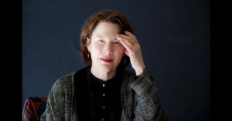 
                            
                            
                            
                            Valor neto de Alice Sebold: el autor que ganó millones con sus memorias FINALMENTE se disculpa con Anthony Broadwater