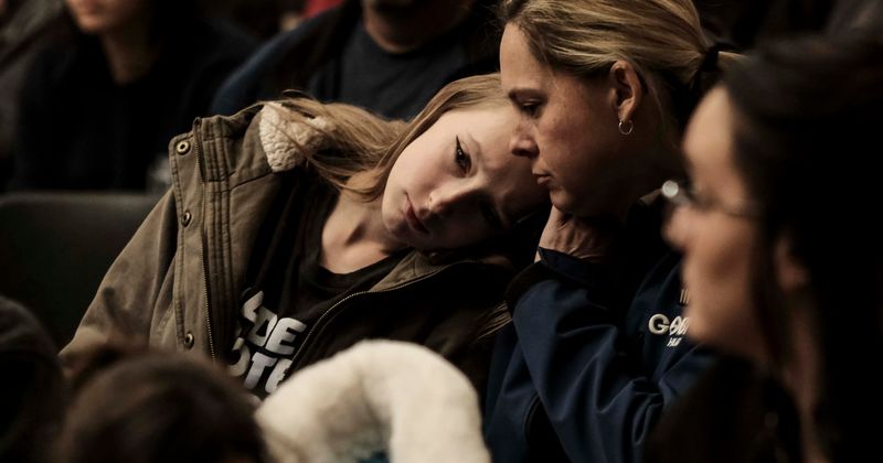 
                            
                            
                            
                            'Veo sangre por todo el suelo': los supervivientes del tiroteo en la escuela de Oxford comparten historias de HORRIDING