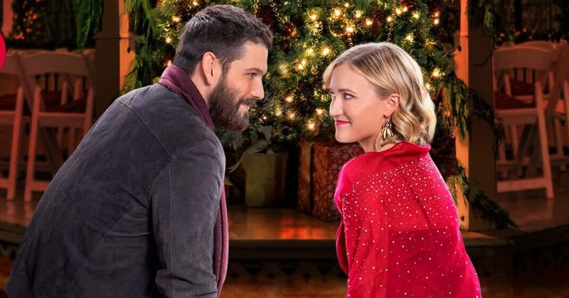 
                            
                            
                            
                            'A Very Merry Bridesmaid': 5 cosas que debes saber sobre la película Hallmark