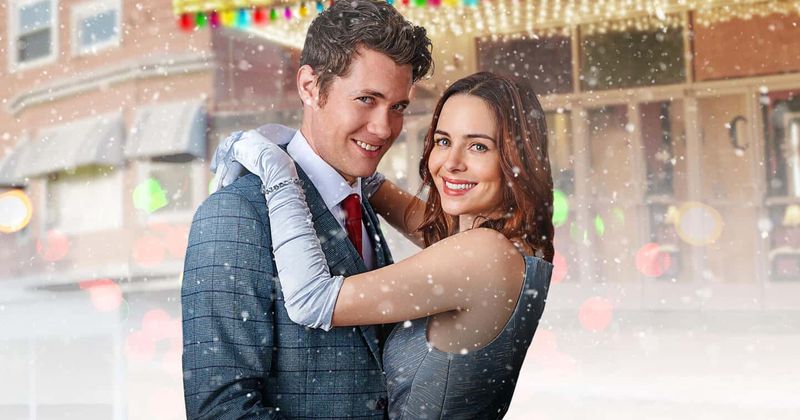 
                            
                            
                            
                            'Christmas Movie Magic': 5 cosas sobre la película Lifetime con Holly Deveaux