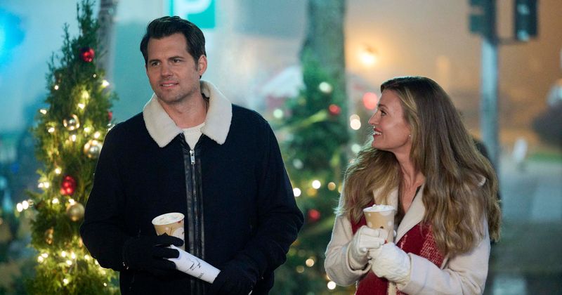
                            
                            
                            
                            'A Dickens of a Holiday!': 5 cosas que debes saber sobre el romance navideño de Hallmark