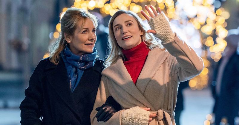
                            
                            
                            
                            'The Christmas Ball': 5 cosas que debes saber sobre la película Lifetime protagonizada por Deirdre Mullins