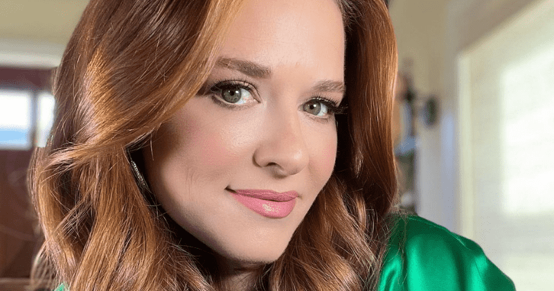 
                            
                            'Robada por su padre': 5 cosas que no sabías de Sarah Drew 