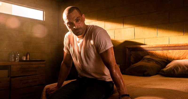 
                            
                            Revisión del episodio 2 de la temporada 6 de 'Better Call Saul': Nacho se pone en línea en otro capítulo fascinante
