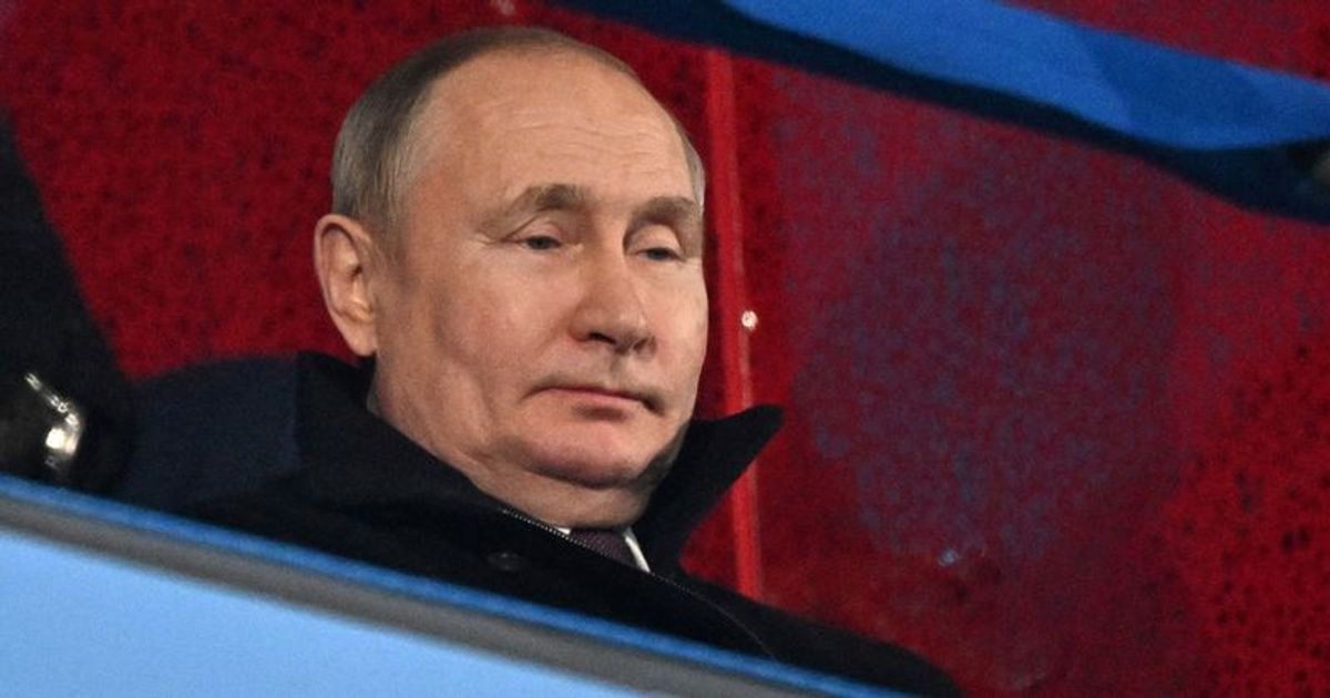 Is Vladimir Putin okay? Russian Prez looks distracted, shaky at midnight Orthodox Easter mass - Vimarsana News