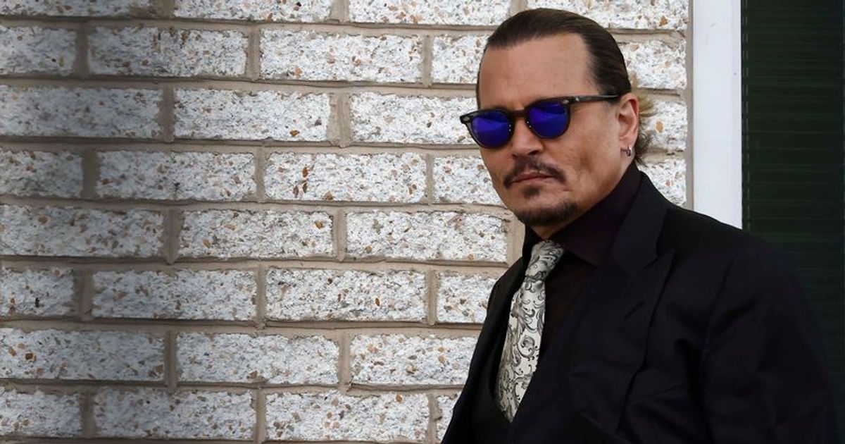 Judge warns Johnny Depp's fans she'll REMOVE them if they laugh and interrupt trial again - Vimarsana News